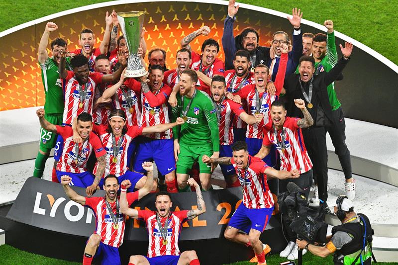 El Atlético de Madrid se quedó con la Europa League ante el Olympique de Marsella. Fotos: EFE y Reuters