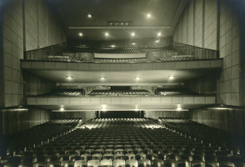 El Cine Teatro Plaza, proyectado por Lorente Escudero en 1947. Foto: Facultad de Arquitectura