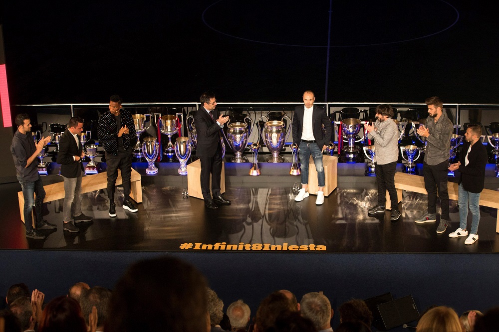 El homenaje a Andrés Iniesta en el Camp Nou. Foto: EFE