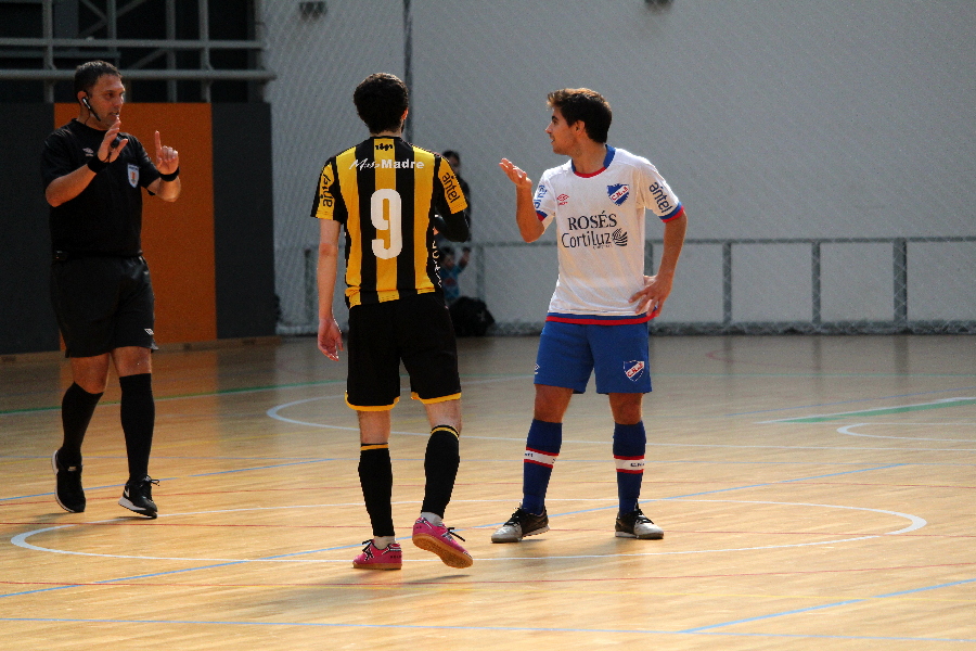 El clásico del futsal. Peñarol y Nacional empataron. Foto: Matías Pérez