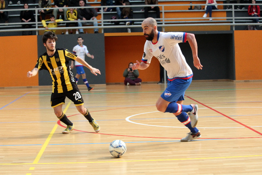 El clásico del futsal. Peñarol y Nacional empataron. Foto: Matías Pérez
