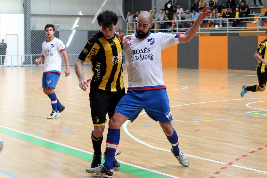 El clásico del futsal. Peñarol y Nacional empataron. Foto: Matías Pérez