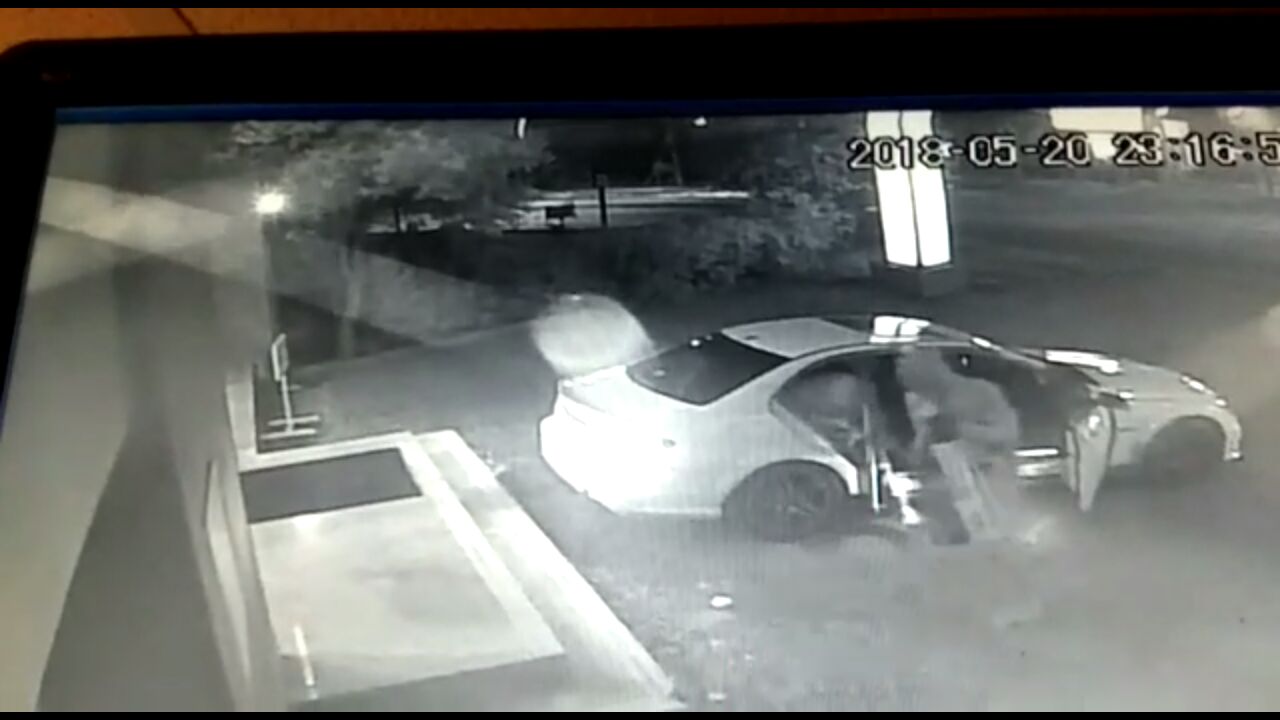 Las cámaras de seguridad captaron el momento. Foto: captura de pantalla