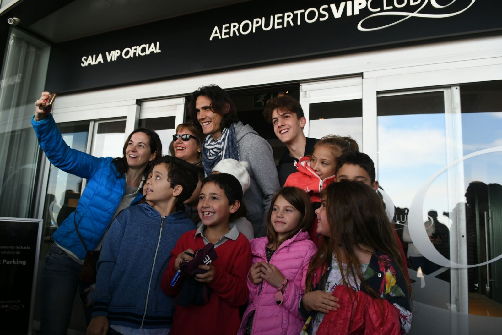 Edinson Cavani en su arribo a Uruguay