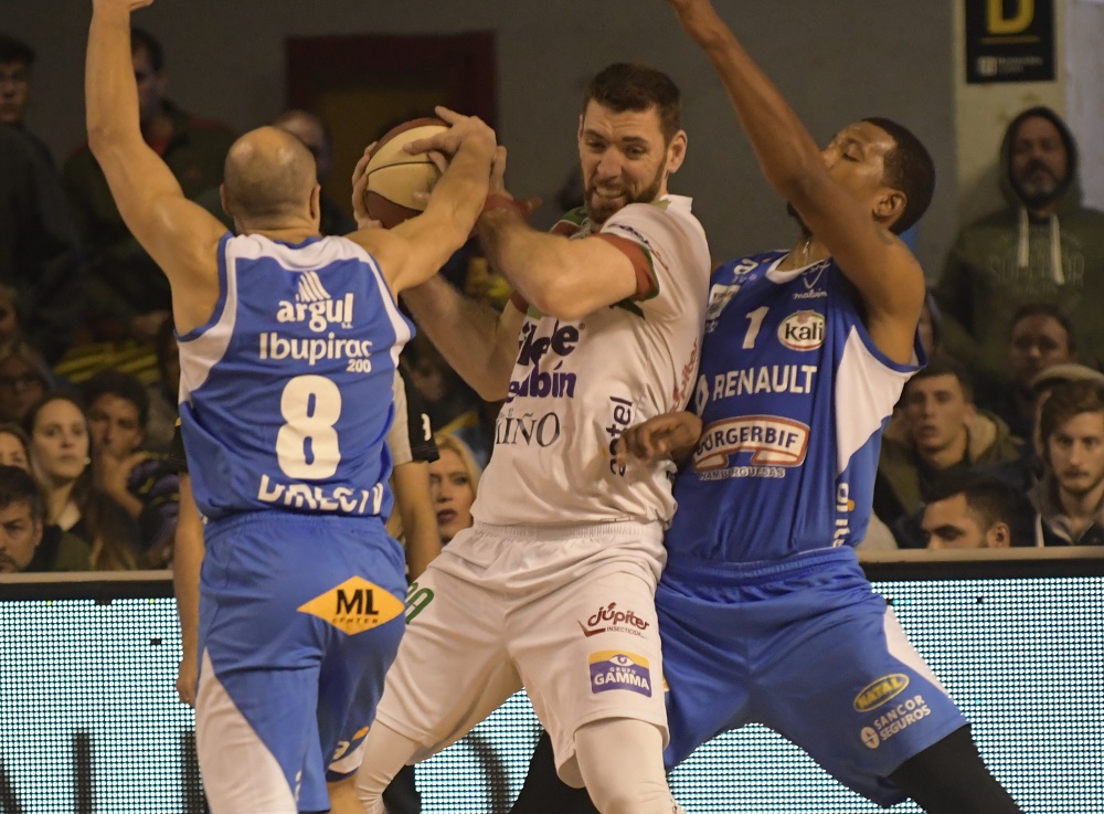 Andrew Feeley en la final de Aguada vs. Malvín. Foto: Gerardo Pérez
