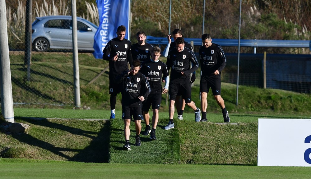 El entrenamiento de la selección uruguaya en el Complejo Celeste. Foto: Nicolás Pereyra