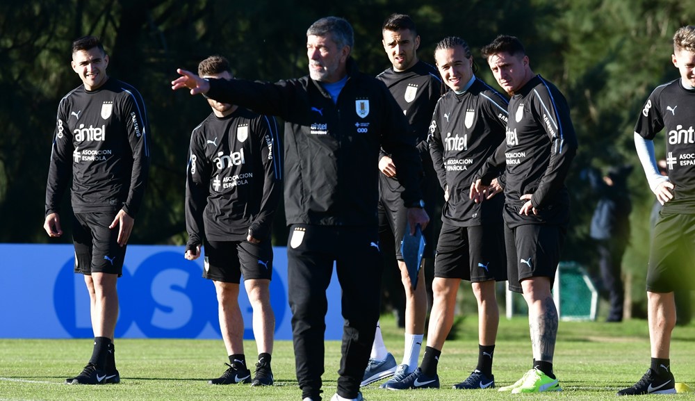 El entrenamiento de la selección uruguaya en el Complejo Celeste. Foto: Nicolás Pereyra