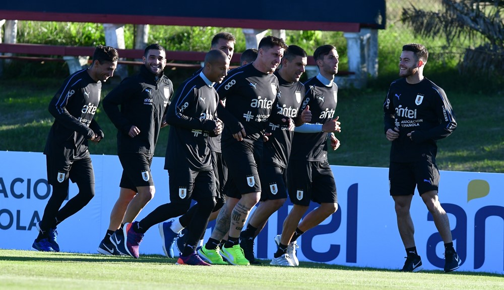 El entrenamiento de la selección uruguaya en el Complejo Celeste. Foto: Nicolás Pereyra