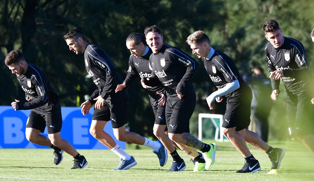 El entrenamiento de la selección uruguaya en el Complejo Celeste. Foto: Nicolás Pereyra