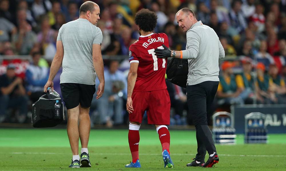 Mohamed Salah se lesionó en la final de la Champions League y debió salir. Foto. Reuters