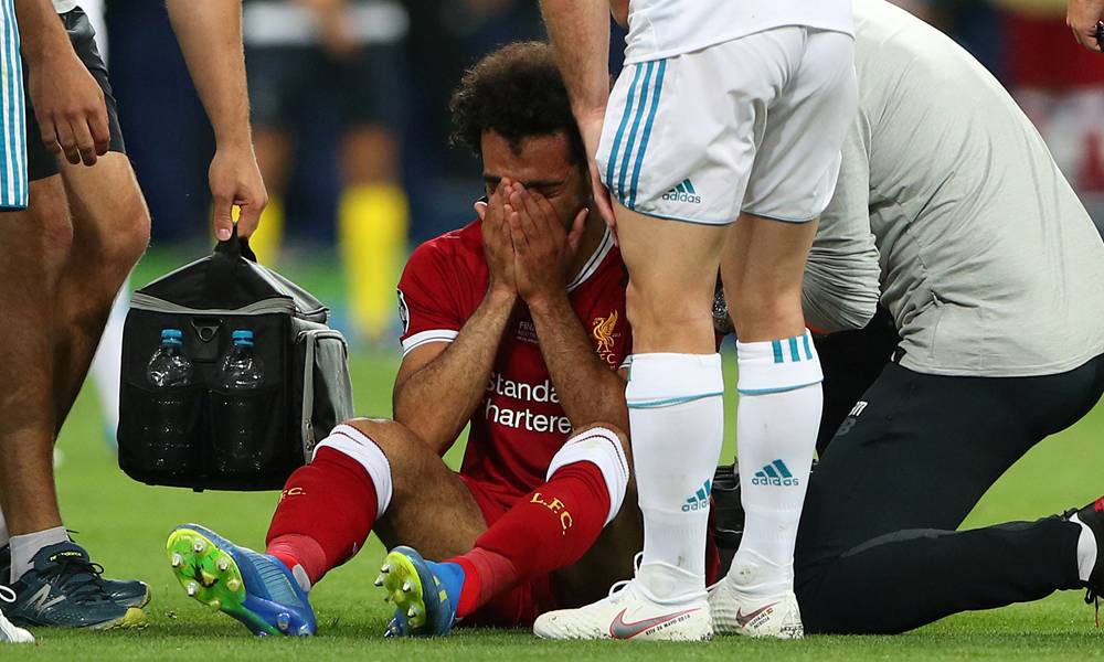 Mohamed Salah se lesionó en la final de la Champions League y debió salir. Foto. Reuters
