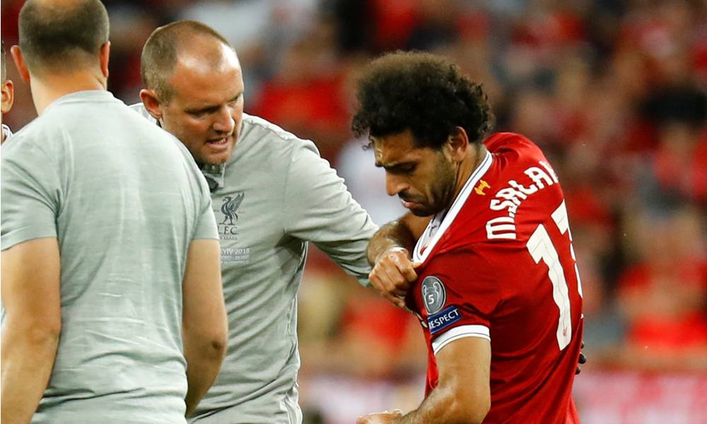 Mohamed Salah se lesionó en la final de la Champions League y debió salir. Foto. Reuters