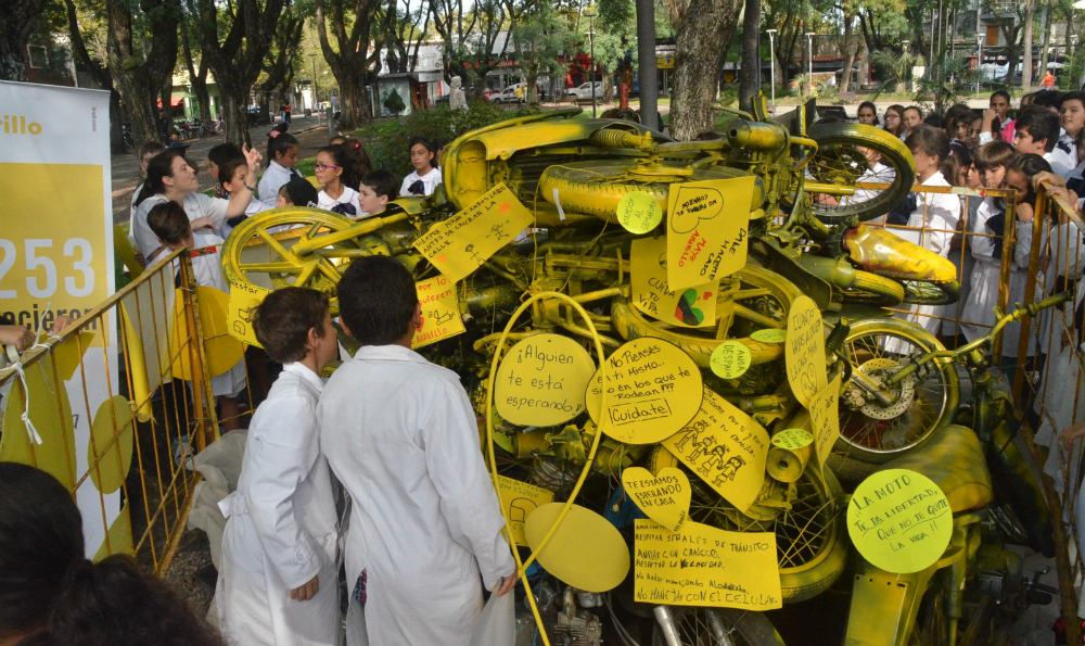 Partes de birrodados decomisados y almacenados en los depósitos municipales. Foto: Difusión