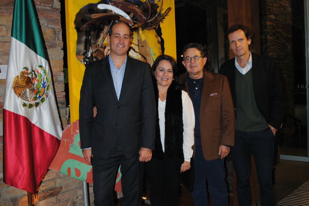 Gilberto Echeverry, Erika Bello, Embajador de México Francisco Arroyo, Sergio Goloubintseff. Foto: Sofía Orellano