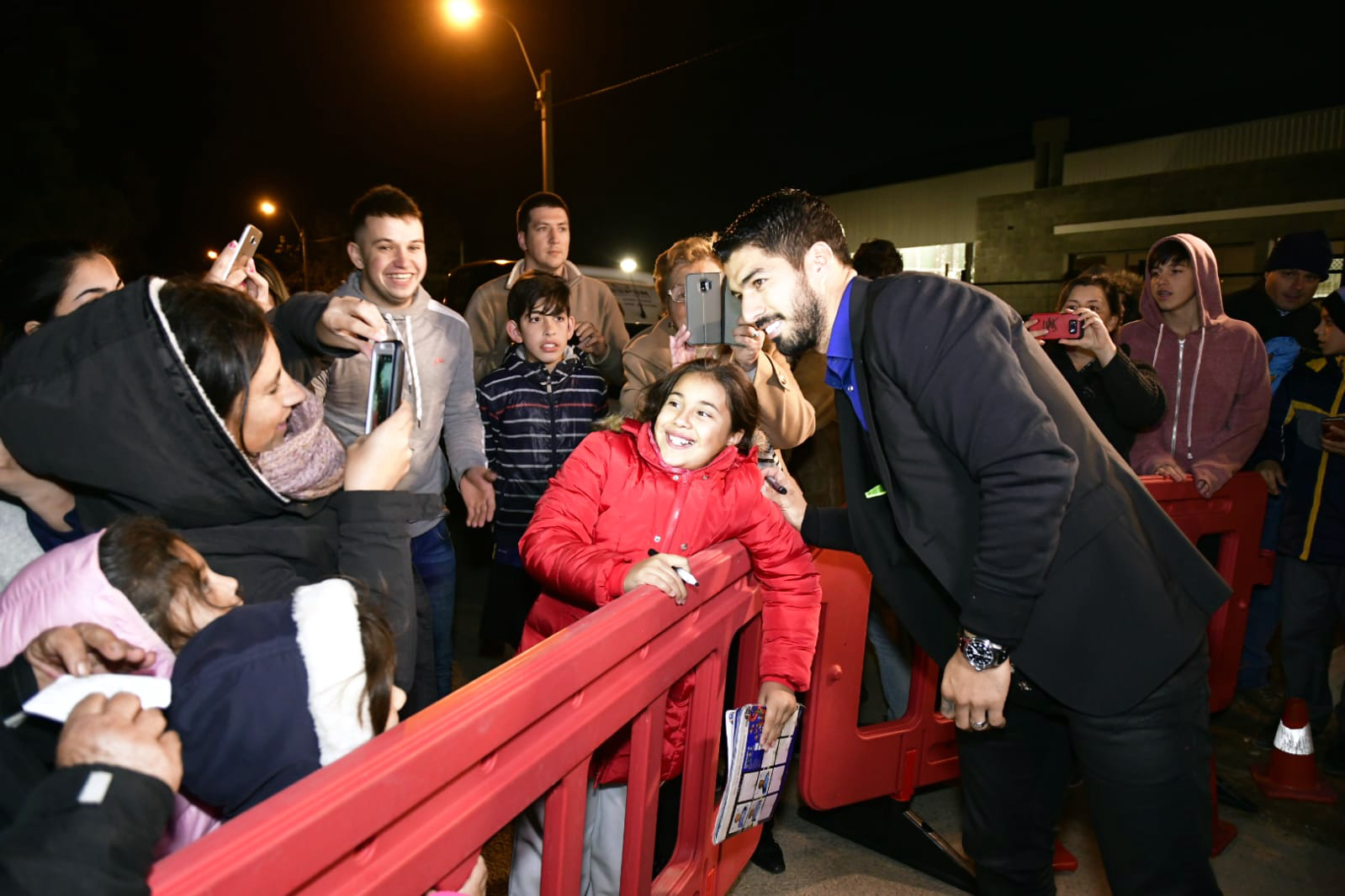 Luis Suárez inauguró su complejo deportivo. Foto: Fernando Ponzetto / El País