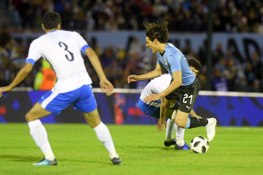 Uruguay vs. Uzbekistán. Edinson Cavani. Foto: Gerardo Pérez
