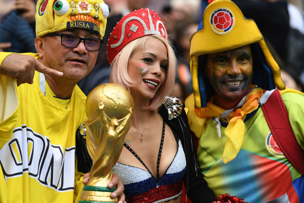 Hinchas colombianos en la ceremonia inaugural. Foto: AFP.