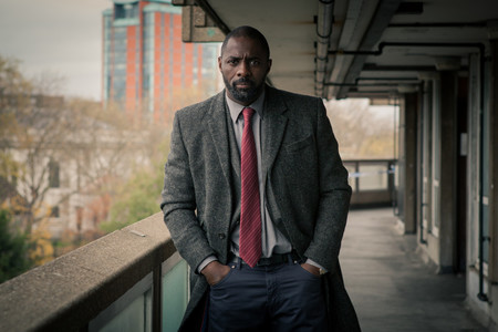 Idris Elba en la serie Luther