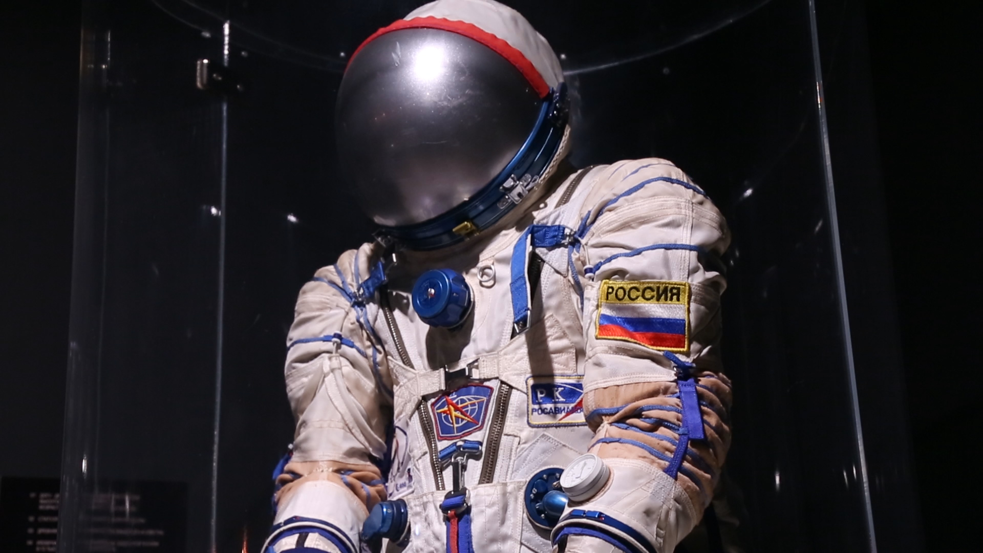 Los rusos inflan el pecho con su cohete. Fotos: Gabriel Rodríguez.