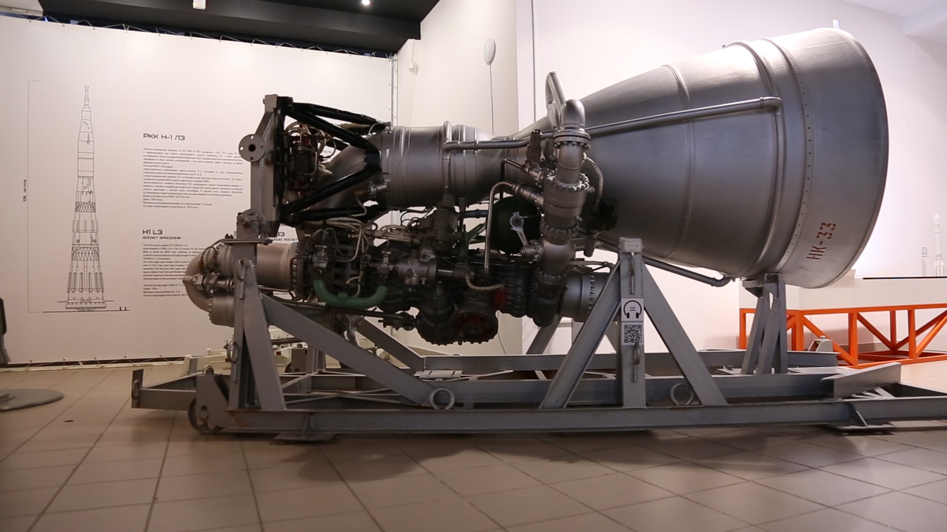 Los rusos inflan el pecho con su cohete. Fotos: Gabriel Rodríguez.