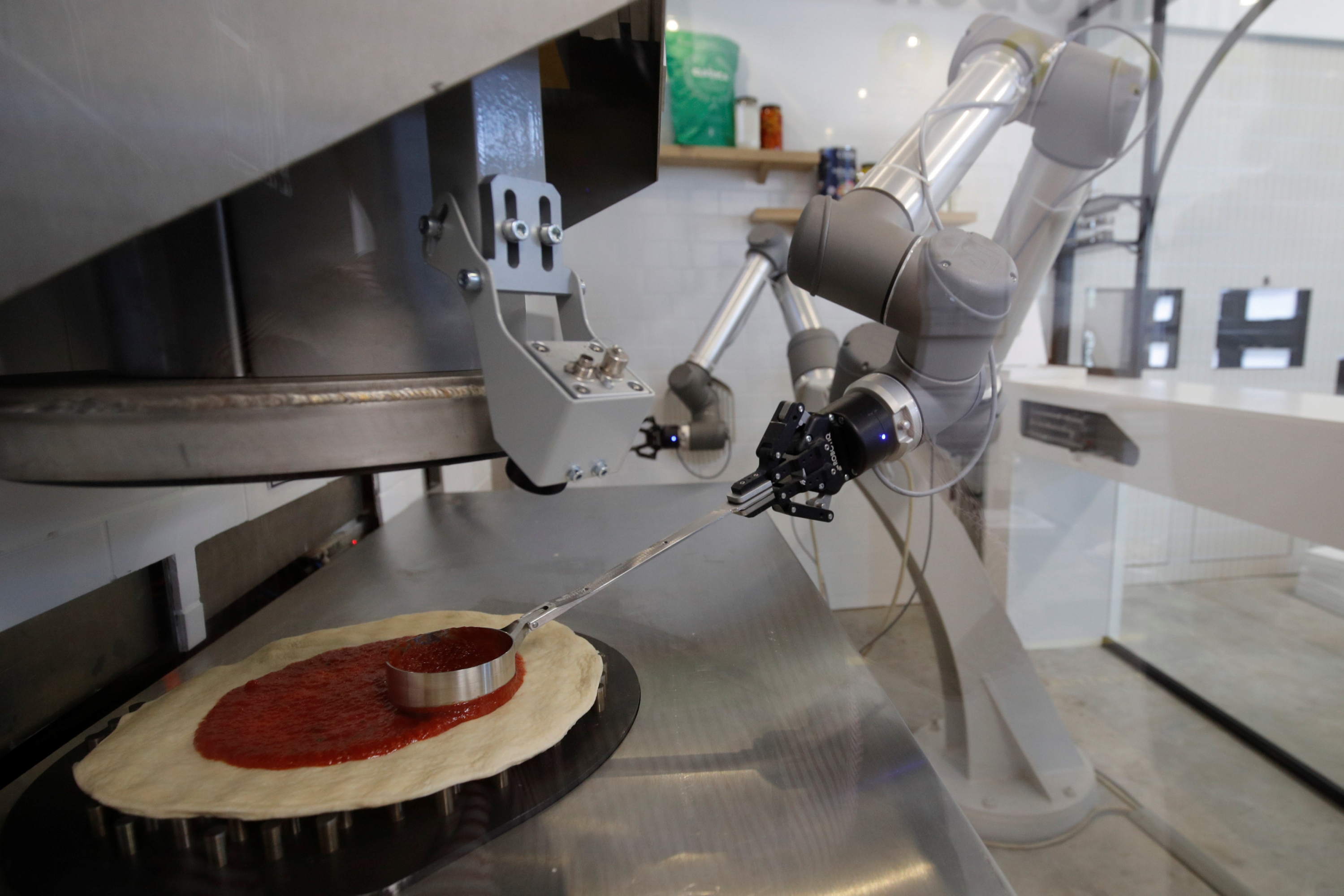 Pizzaiolo, el robot que hace pizza casera. Foto: Reuters