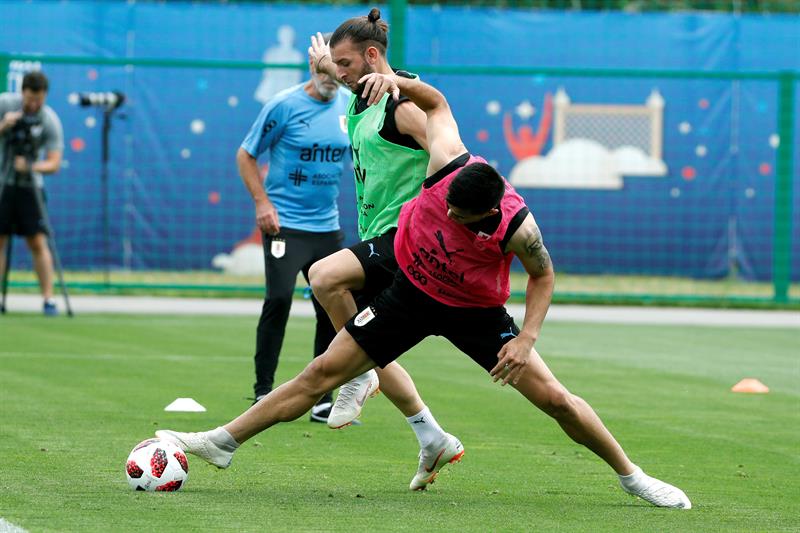 Uruguay entrenó este lunes en Nizhny de cara al partido con Francia. Foto: EFE