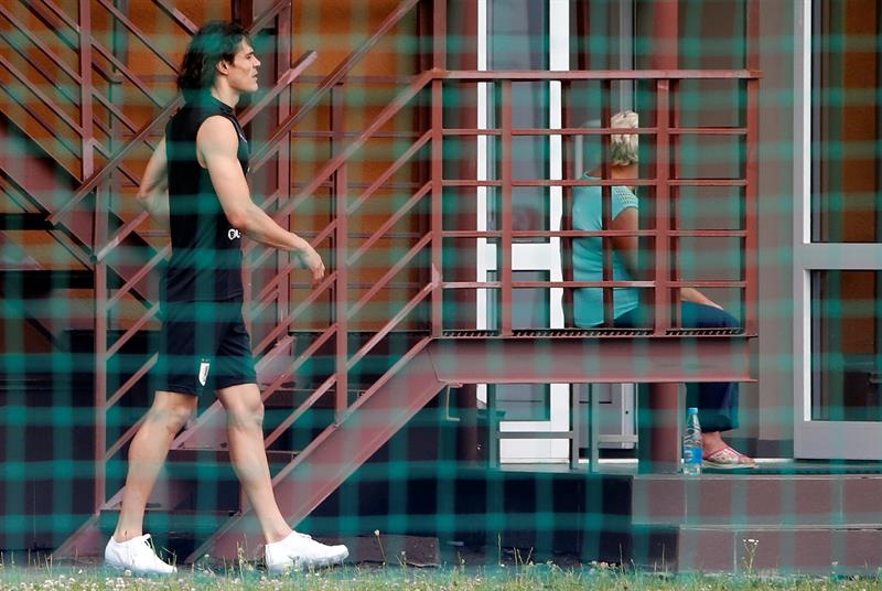 Cavani no participó del entrenamiento. Foto: EFE