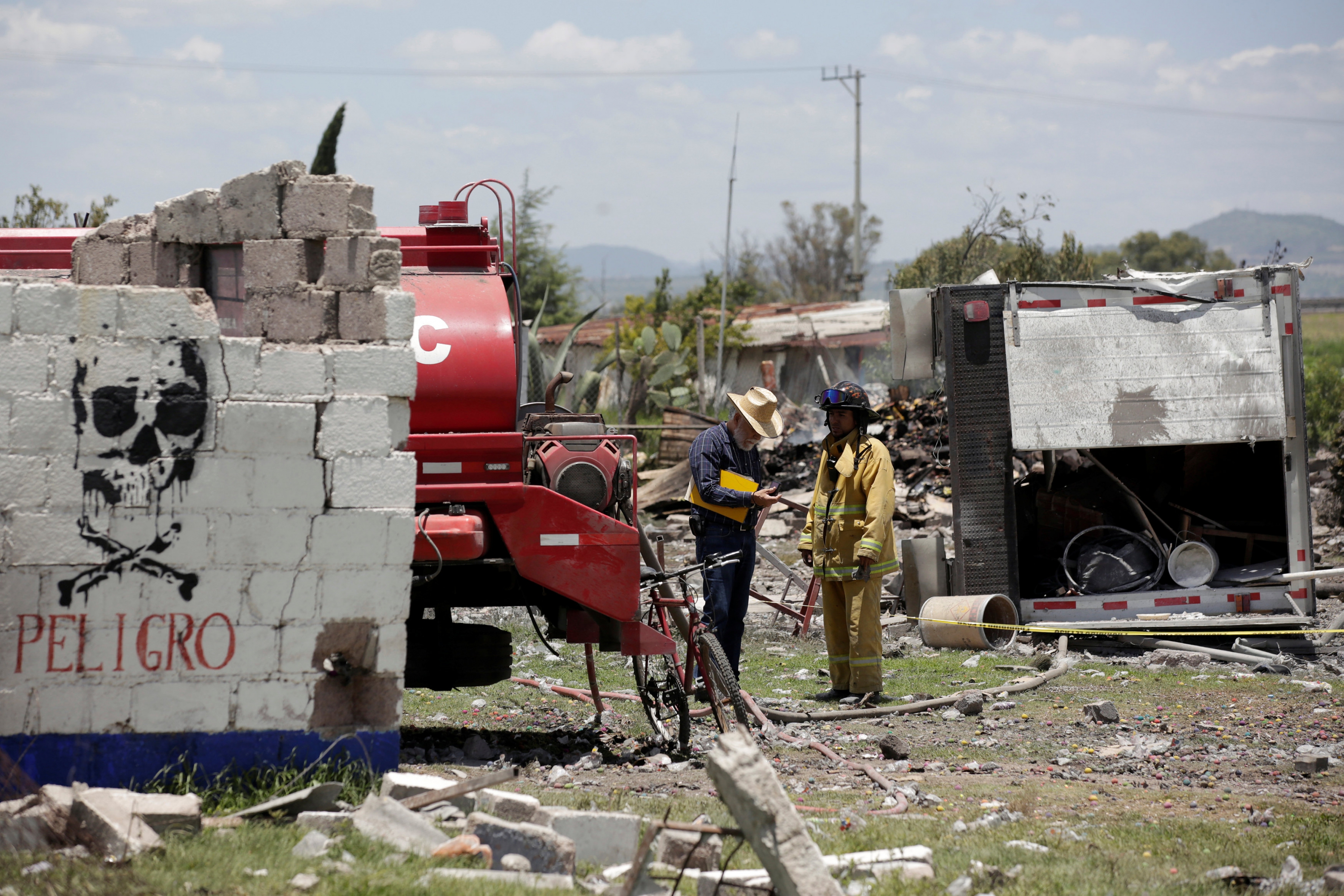 Dos explosiones en talleres pirotécnicos dejaron más de una decena de muertos. Foto: Reuters