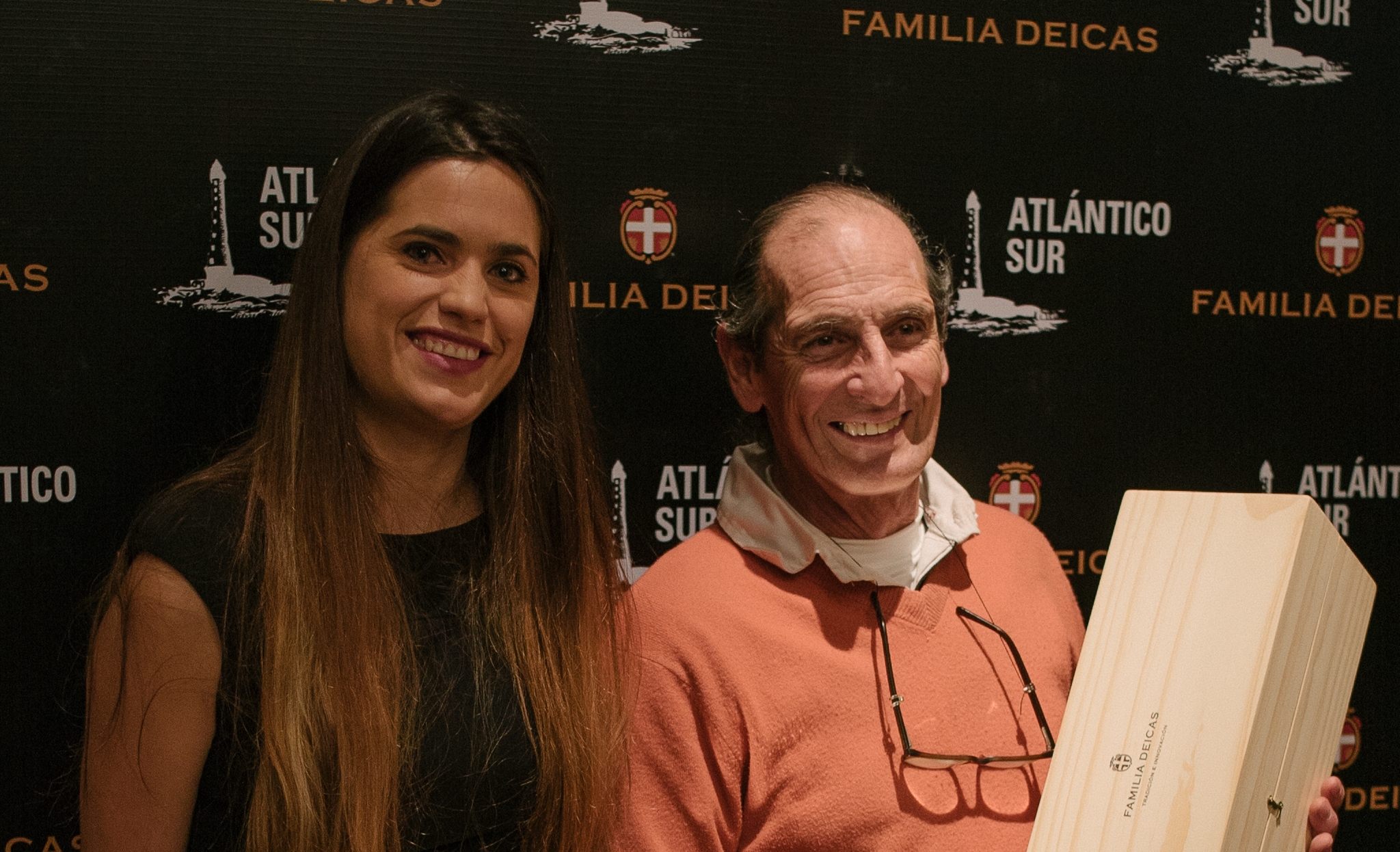 Gabriel Cuenca obtuvo de regalo un vino de Familia Deicas.