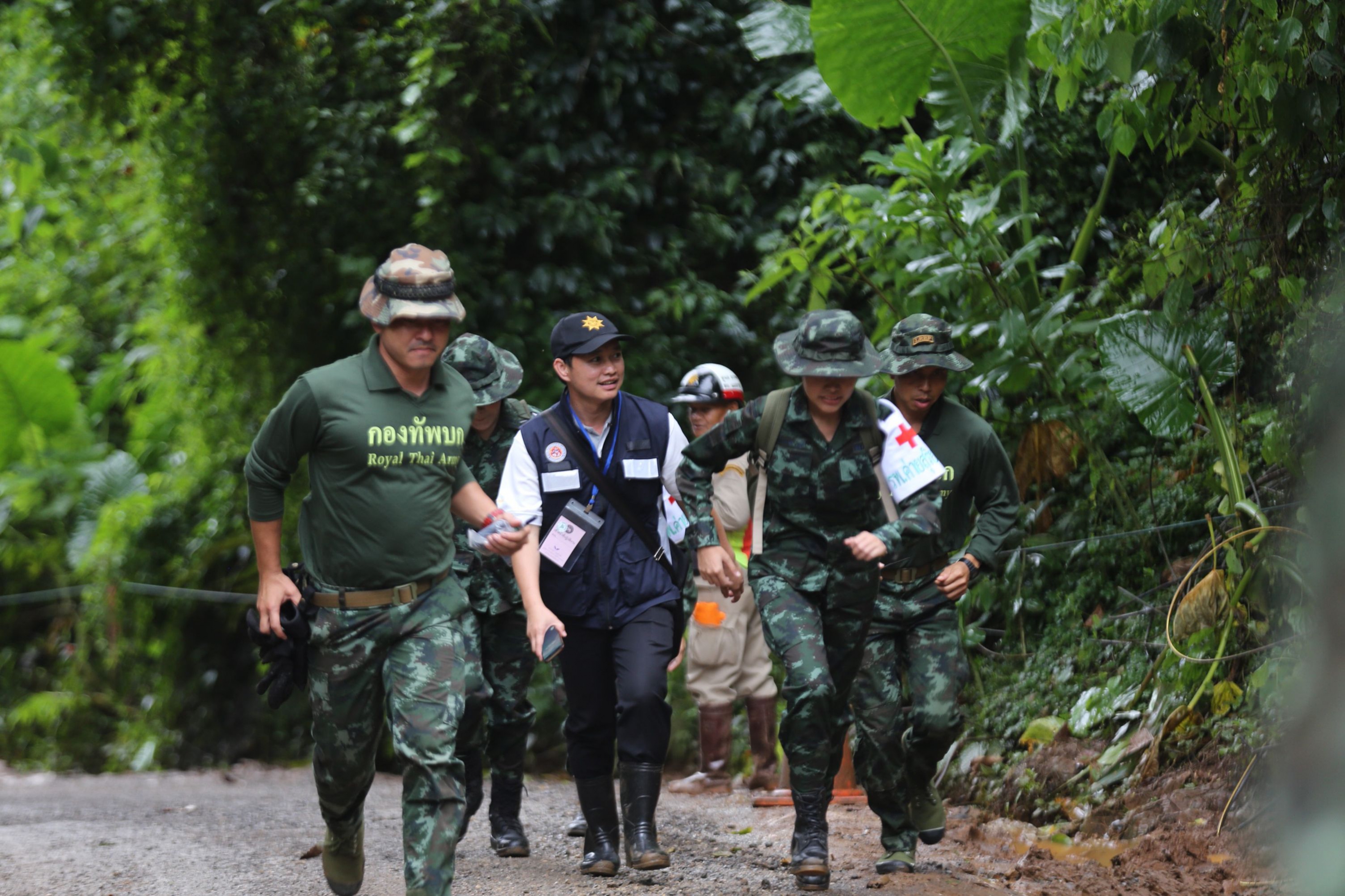 Rescatistas en la cueva de Tailandia. Foto: AFP