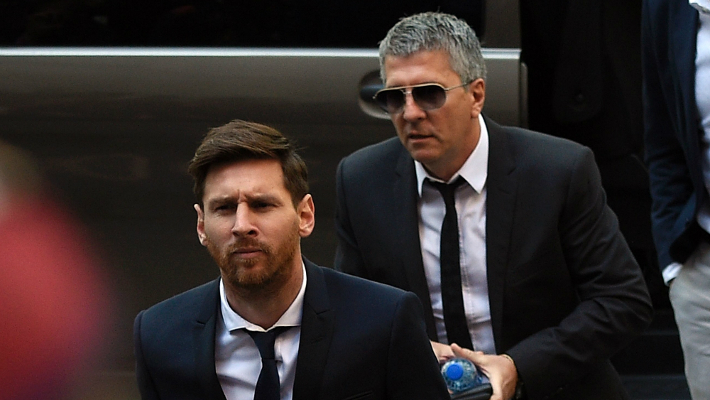 Lionel Messi y su padre Jorge, polémico representante.