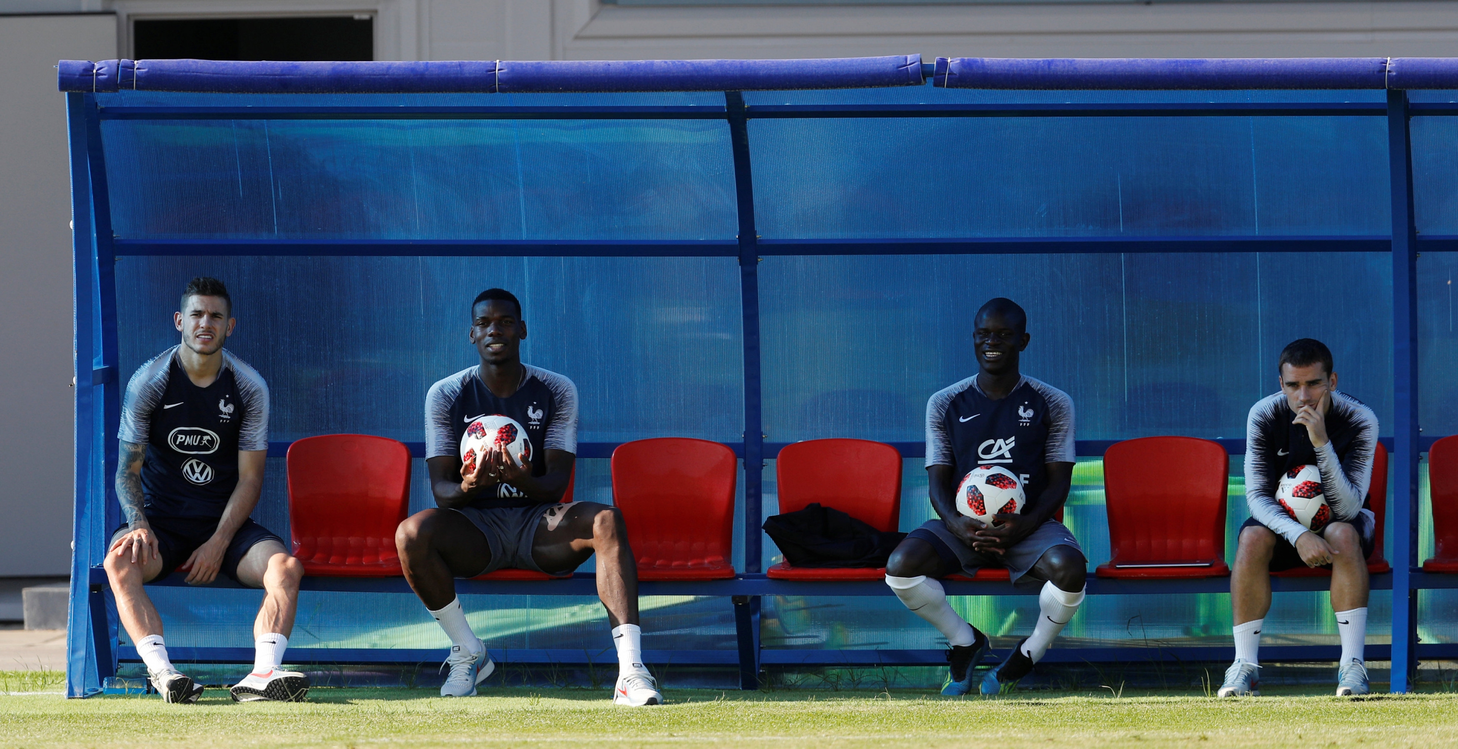 Paul Pogba y Antoine Griezmann tomando mate en Rusia 2018. Foto: AFP.