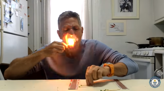 Ashrita Furman, el hombre con 200 récords Guinness. Foto: Captura