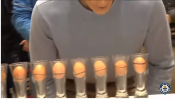 Ashrita Furman, el hombre con 200 récords Guinness. Foto: Captura