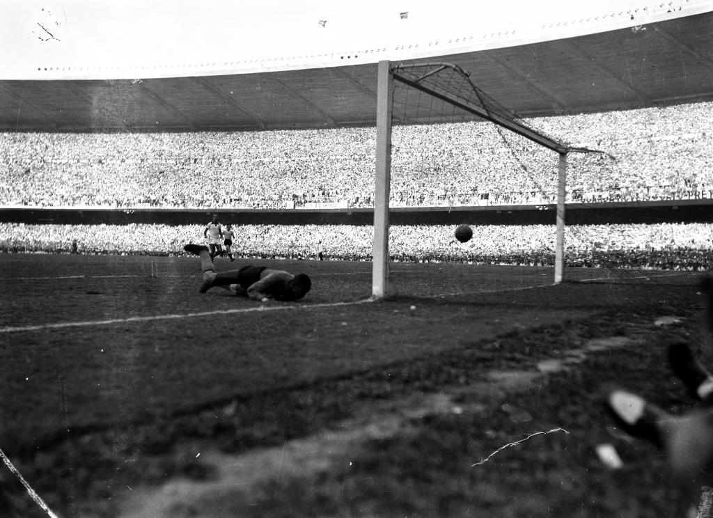 Uruguay venció a Brasil por 2 a 1 el 16 de julio de 1950. Foto: Archivo El País.