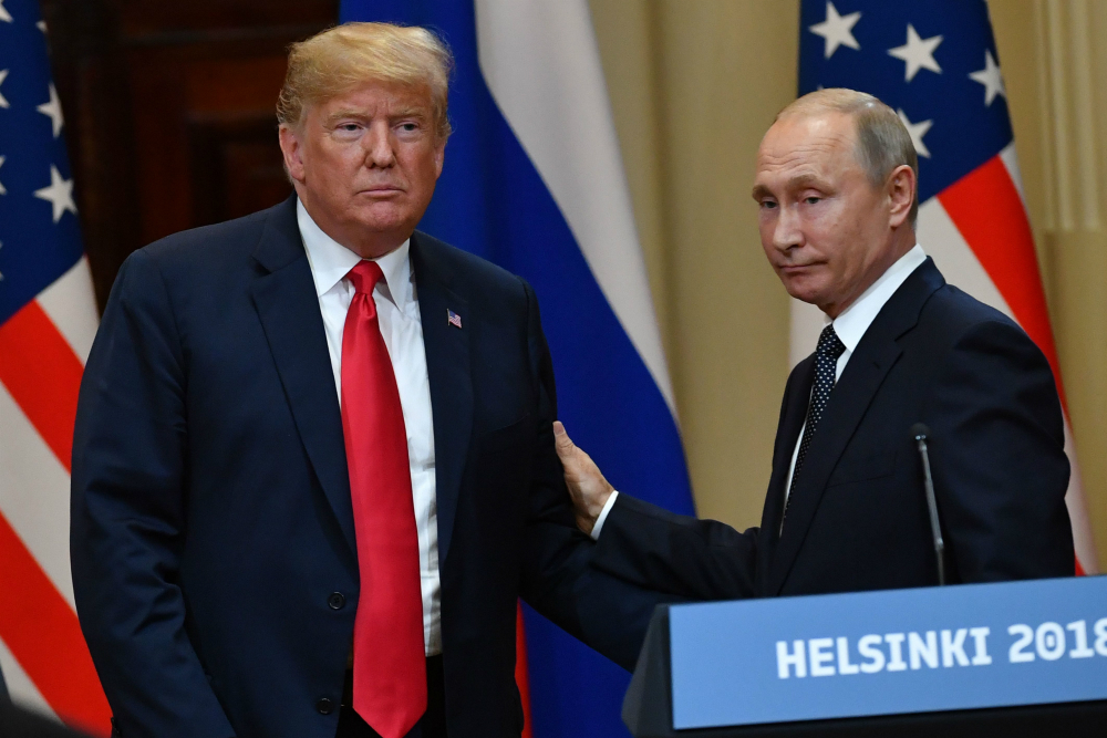 Helsinki: los presidentes Donald Trump y Vladimir Putin en la conferencia de prensa el lunes luego de la cumbre en la capital de Finlandia. Foto: AFP