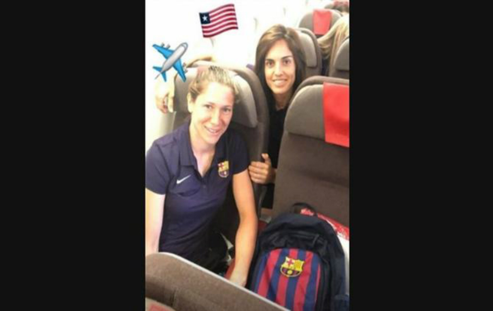 Las chicas de Barcelona viajaron en clase turística