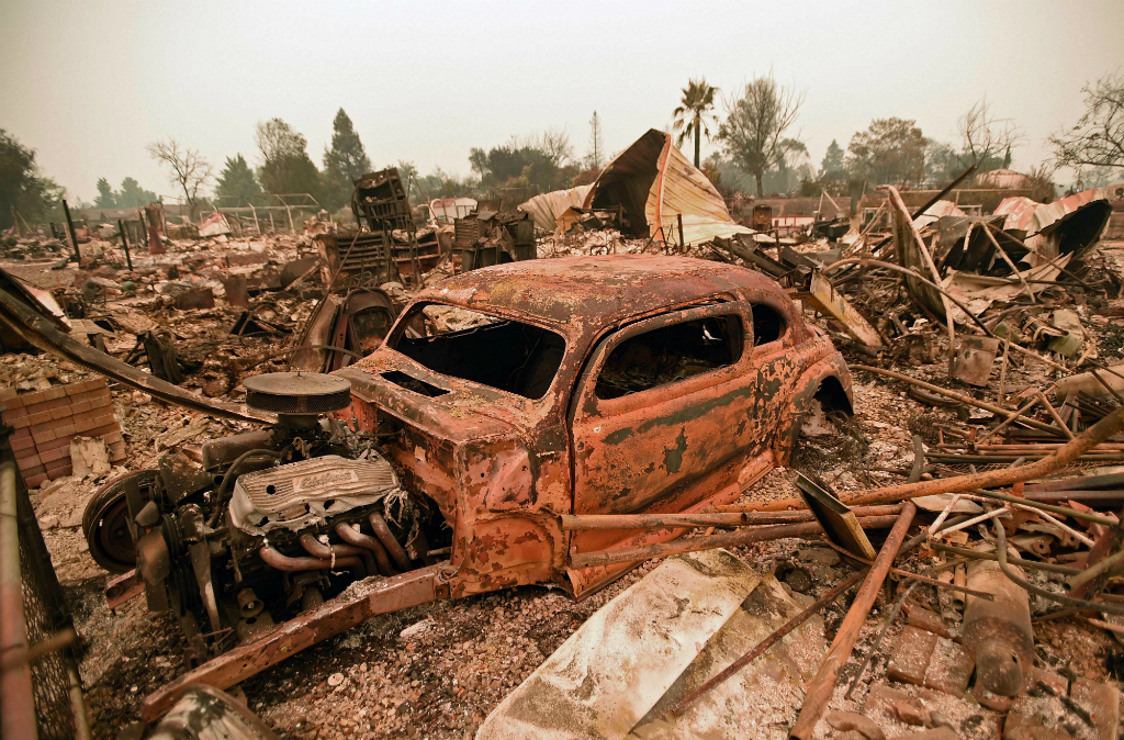 Los incendios han destruido 517 viviendas y dañado a otras 135 en California. Foto: AFP