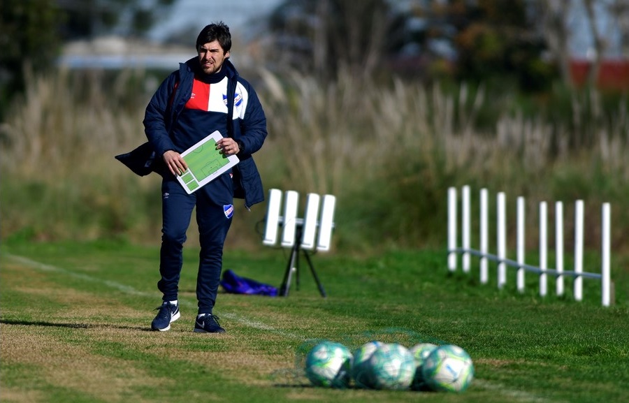 Alexander Medina en el entrenamiento de Nacional en Los Céspedes. Foto: Fernando Ponzetto
