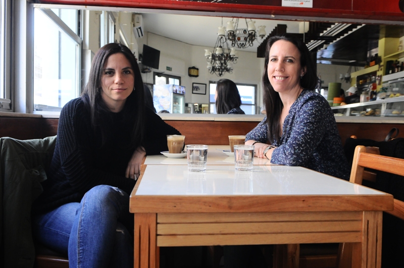 Claudia Abend y Adriana Loeff.Foto: Darwin Borrelli