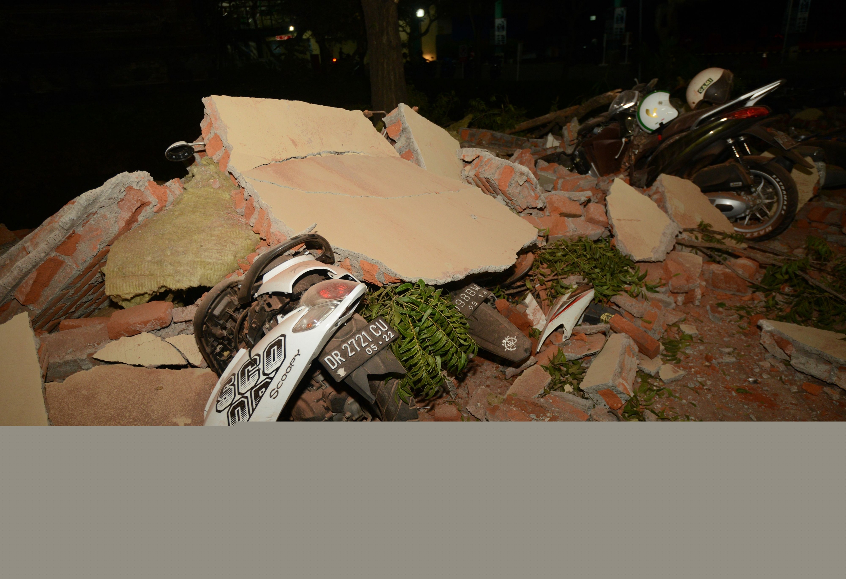 Un terremoto de magnitud 7 dejó varios muertos en Indonesia. Foto: AFP