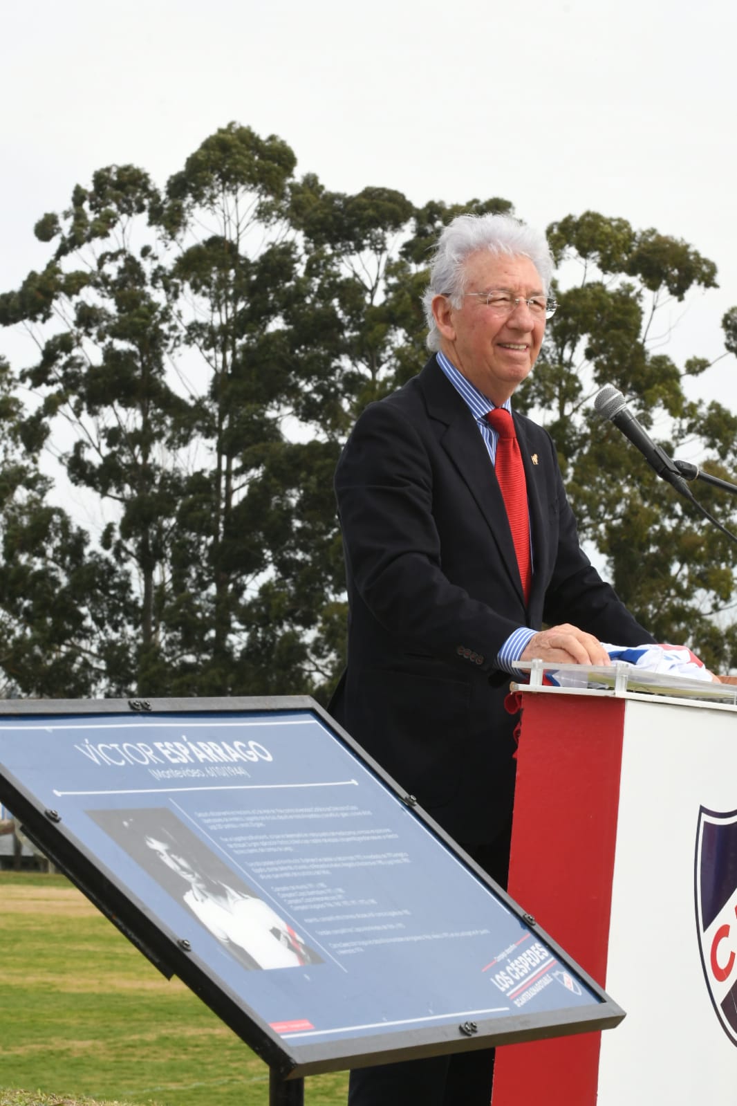 La cancha 7 de Los Céspedes lleva desde hoy el nombre de Víctor Espárrago. Foto: Darwin Borrelli.