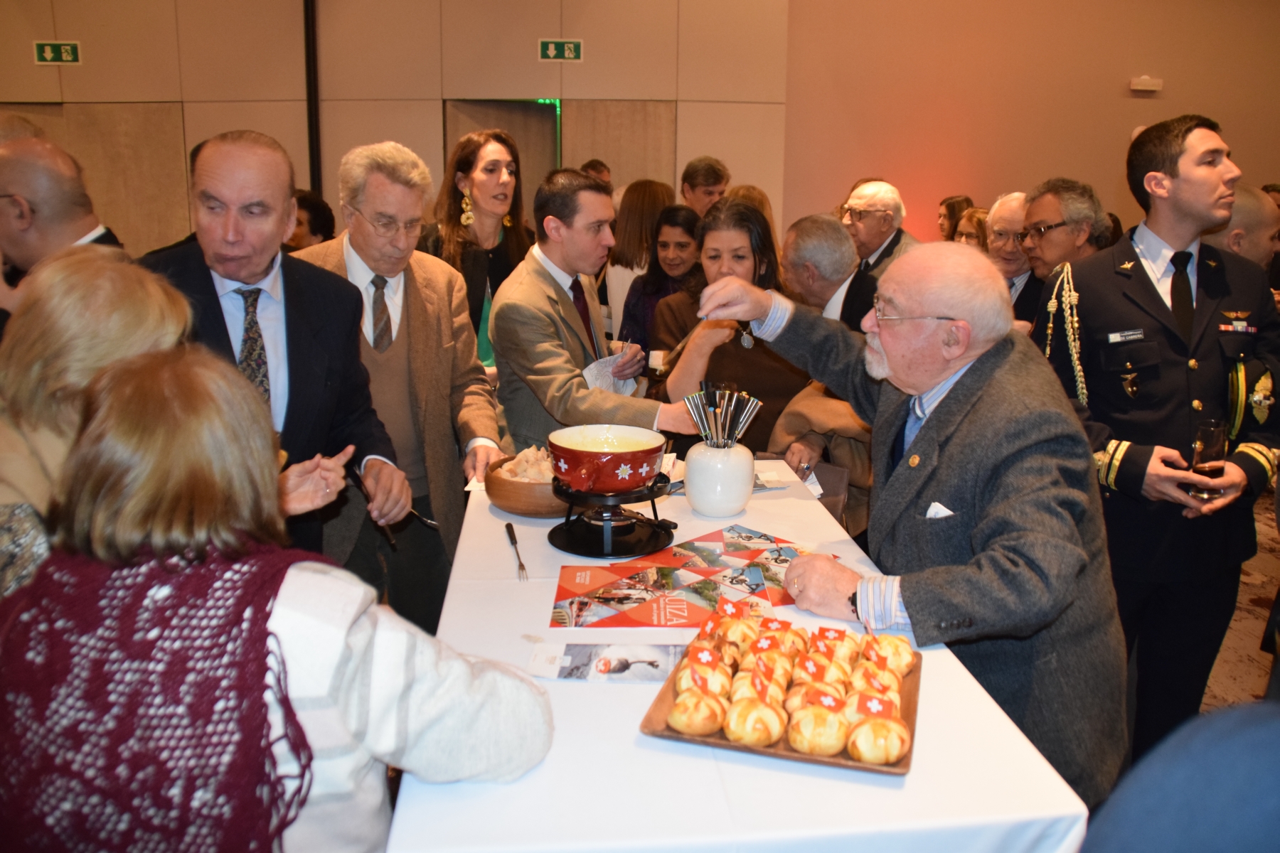 Degustación de la tradicional fondue de queso.