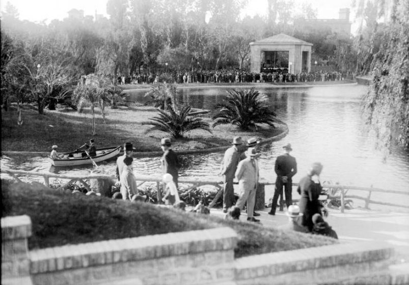 Inauguración del Pabellón de la Música. Parque Rodó. Año 1931.  Foto: CDF