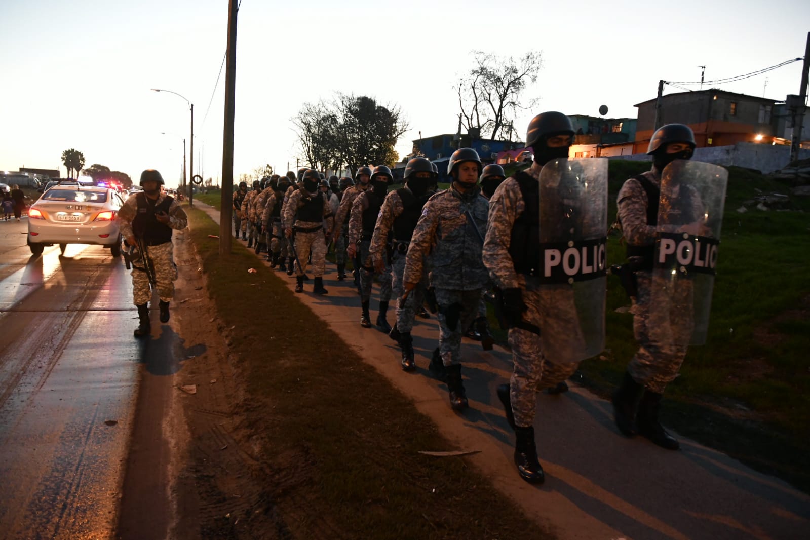 Fuerte despliegue en Los Palomares. Foto: Fernando Ponzetto