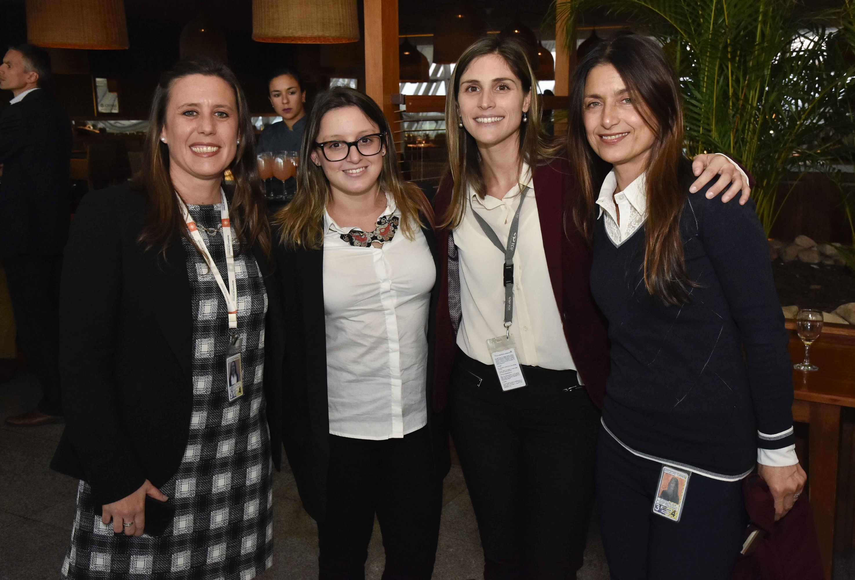Claudia Pigrau, Carla Sarti, Karina Salles Dulan, Sussy Torres.