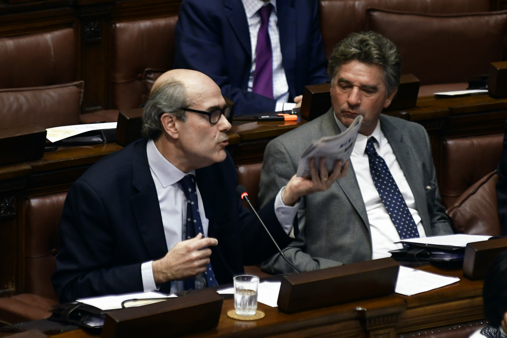 Pablo Abdala en el Plenario haciendo uso de la palabra. Foto: F. Ponzetto