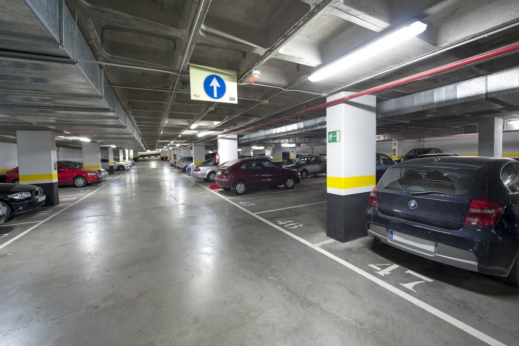 Estacionamientos. Los cambios en la movilidad urbana y la eventual masificación de los autos autónomos anticipan una reconfiguración de estos espacios.