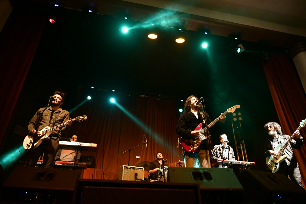 Mono Roots en Plaza Mateo. Foto: Fernando Ponzetto