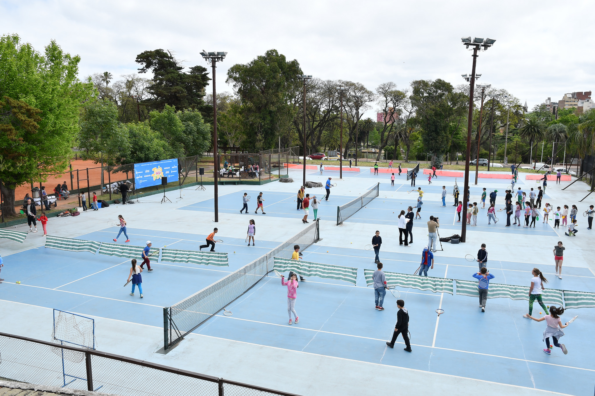 El lanzamiento de una nueva temporada del Programa Tenis Para Todos. Foto: Prensa Uruguay Open.